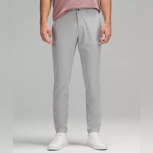 NWT Lululemon Men’s Gray ABC Slim-Fit Trouser 30"L
Warpstreme. Size 32x30.
